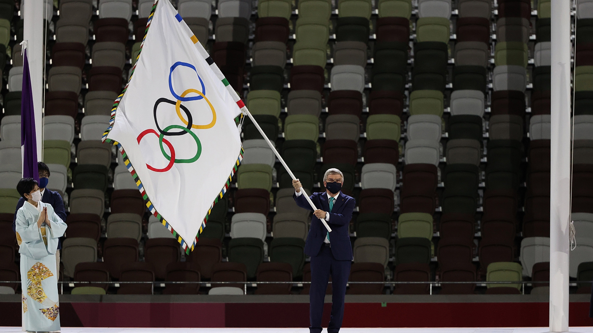 Verso Milano Cortina: Visita alle Bandiere Olimpiche